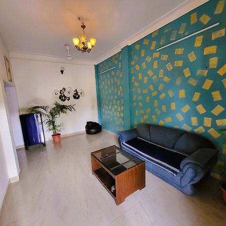Blue Beds Homestay, Exotic 2Bhk Ac House 贾巴尔普尔 外观 照片