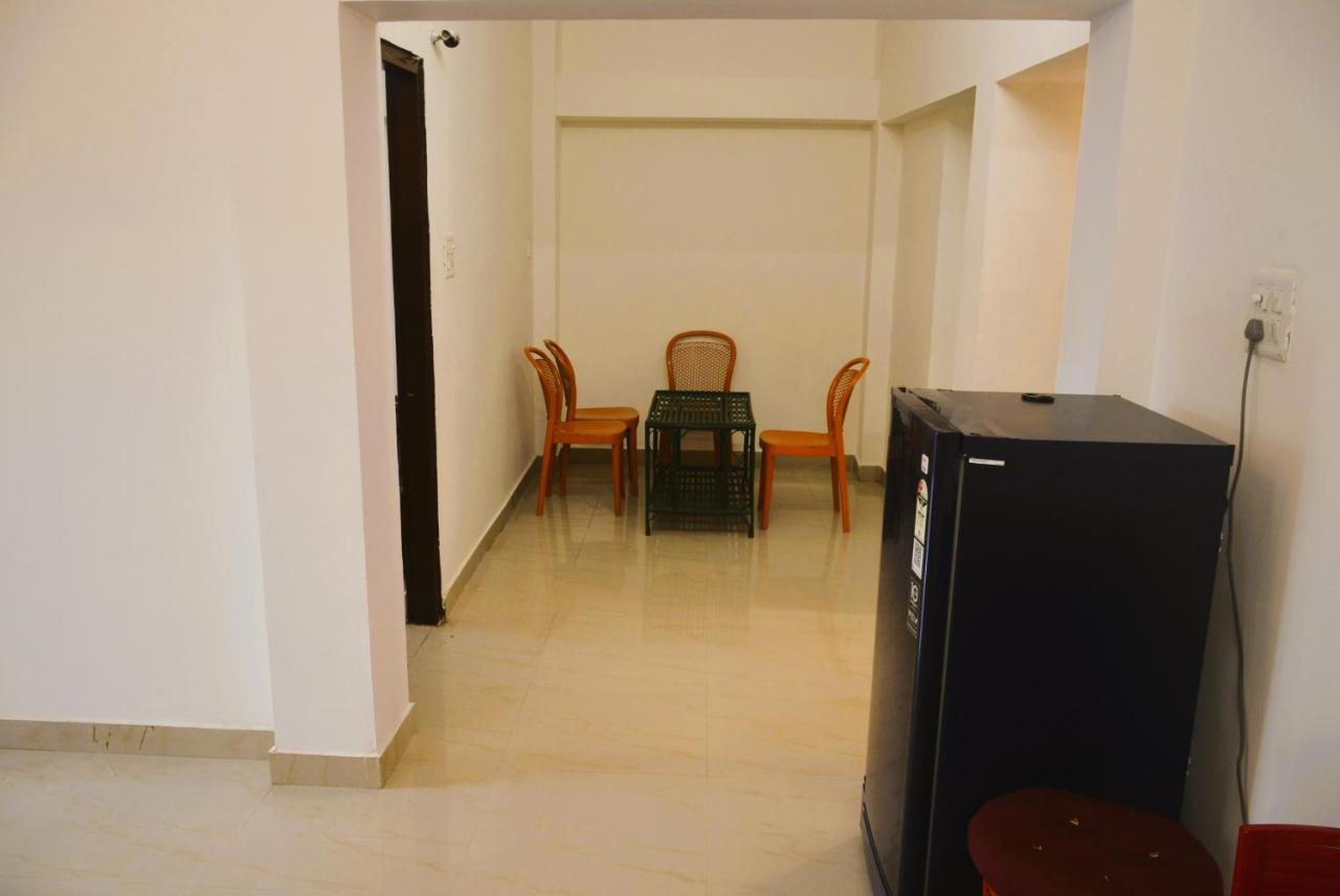 Blue Beds Homestay, Exotic 2Bhk Ac House 贾巴尔普尔 外观 照片