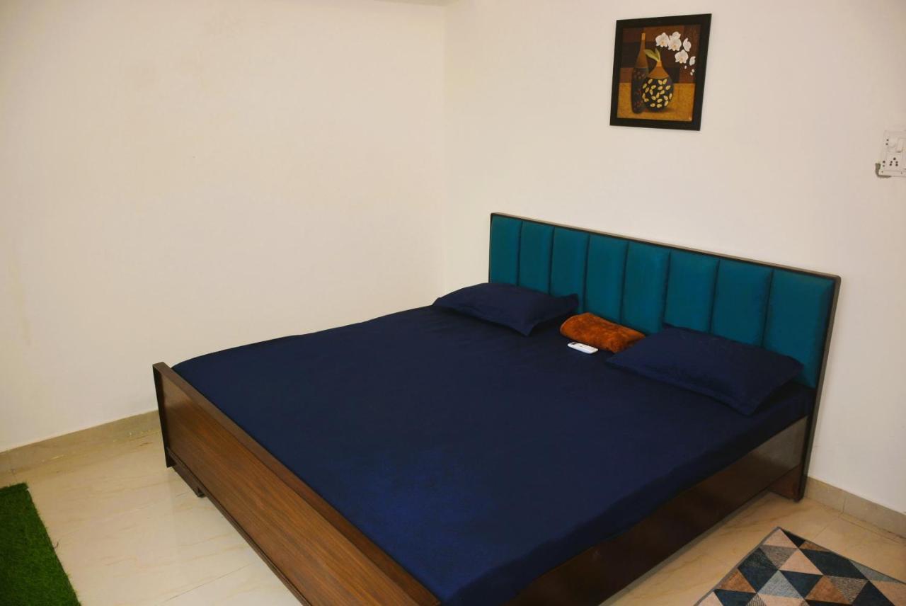 Blue Beds Homestay, Exotic 2Bhk Ac House 贾巴尔普尔 外观 照片