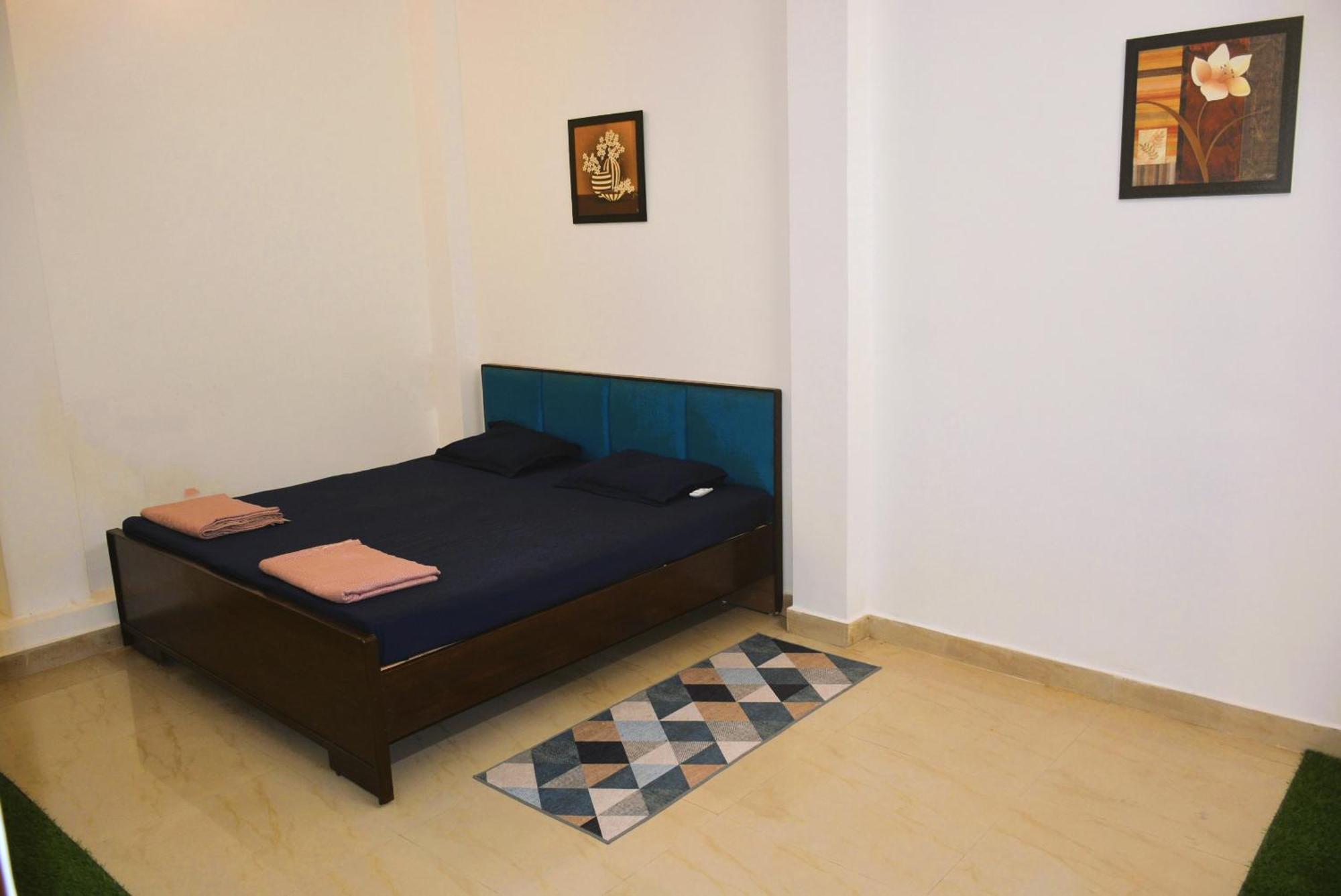 Blue Beds Homestay, Exotic 2Bhk Ac House 贾巴尔普尔 外观 照片