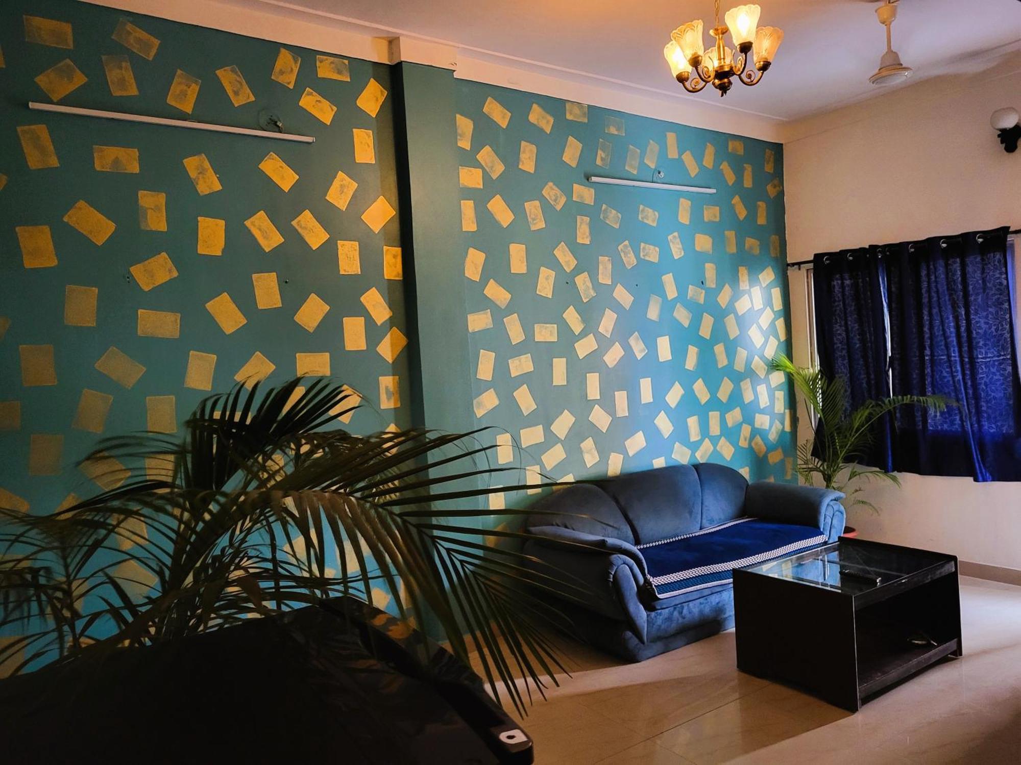 Blue Beds Homestay, Exotic 2Bhk Ac House 贾巴尔普尔 外观 照片