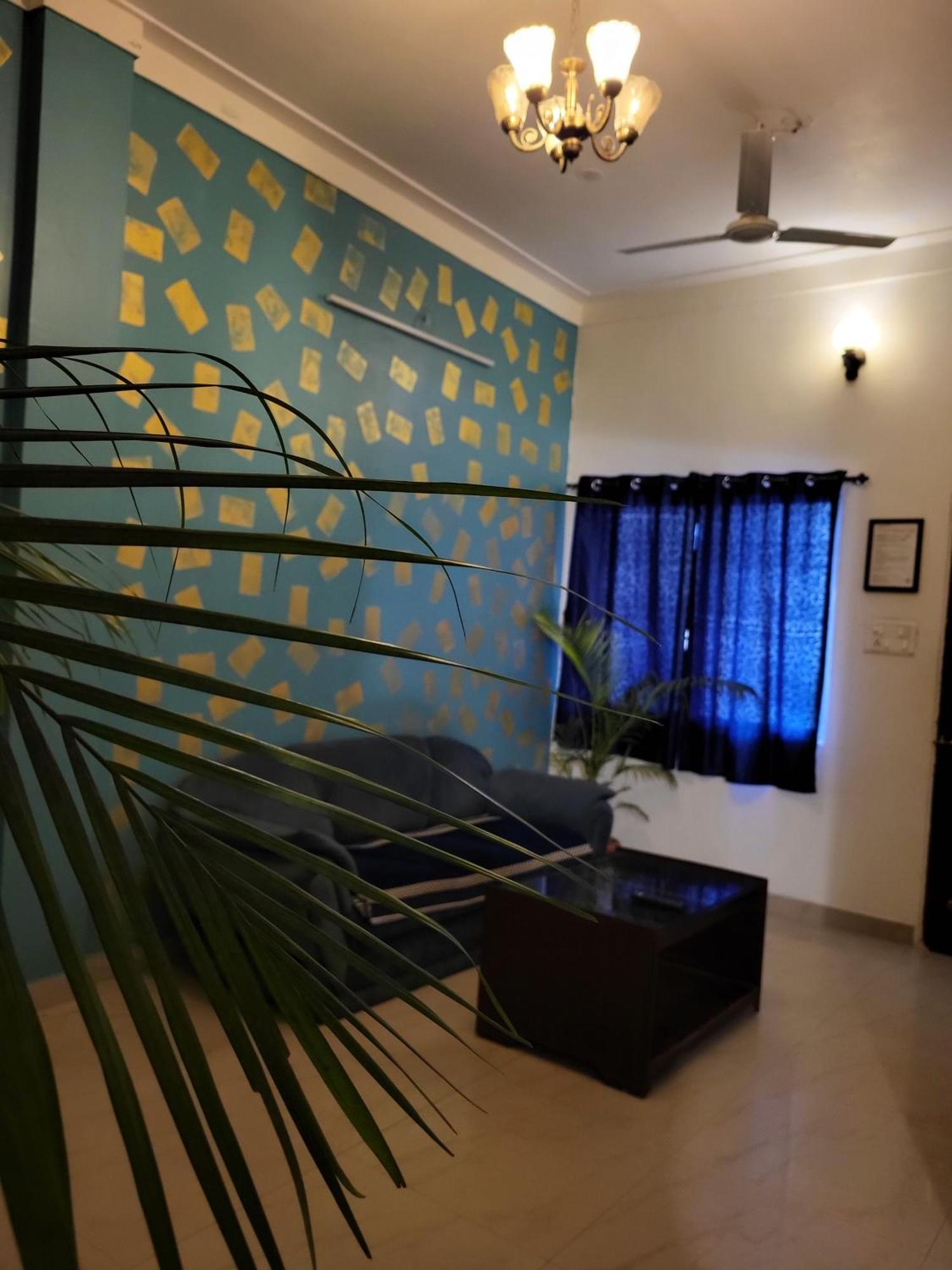 Blue Beds Homestay, Exotic 2Bhk Ac House 贾巴尔普尔 外观 照片